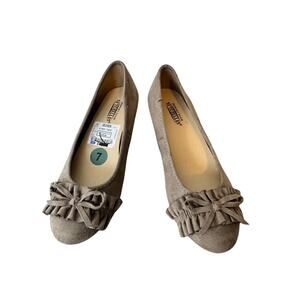 Anthropologie Seychelles Wedge Slip On Shoes Closed Toe Memory Foam Faux Suede 7